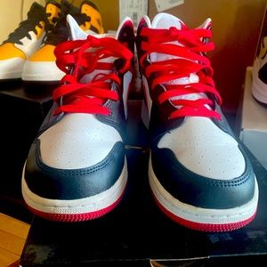 Nike Air Jordan 1’s - Worm once - Hot Pink/ White/ Black - Size 7 Youth
